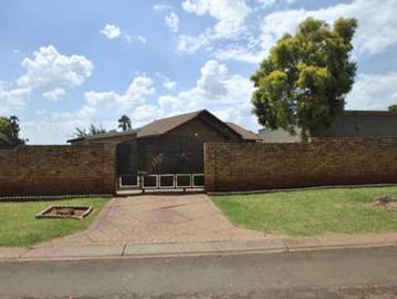 massive 4 bedroom family home in old.