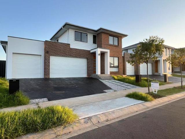 Massive 7 Bed Modern House in Wilton | Perfect for Large Families