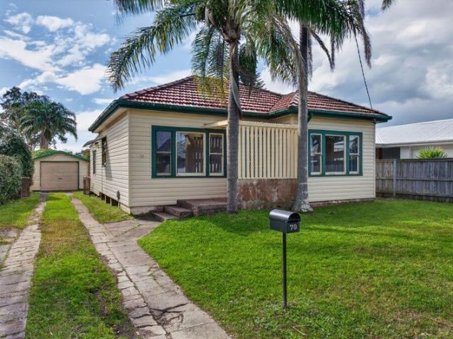 Massive 803m² of Beachside Potential Renovate, Rebuild or Redevelop STCA