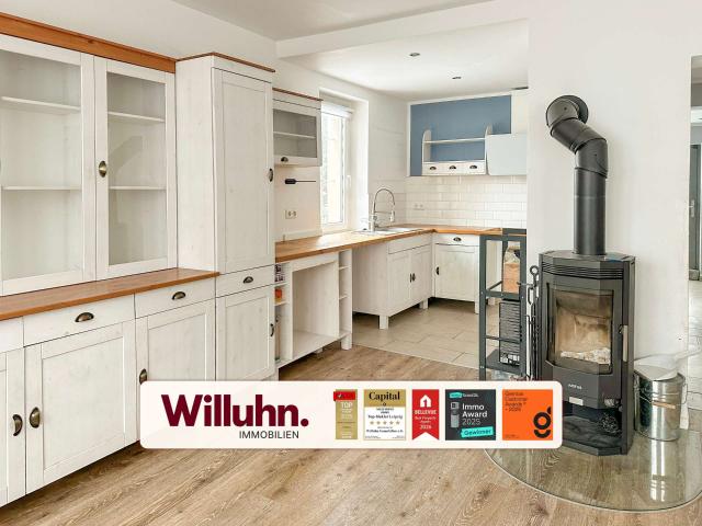 Massives Einfamilienhaus | 620 m² Grundstück | Einbauküche | Kamin | Nebengebäude