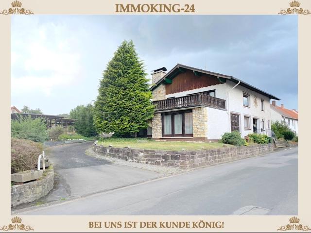MASSIVES FREISTEHENDES EIN ZWEIFAMILIENHAUS MIT AUSBAUFLÄCHEN + SCHEUNE! + GROSSES GRUNDSTÜCK!