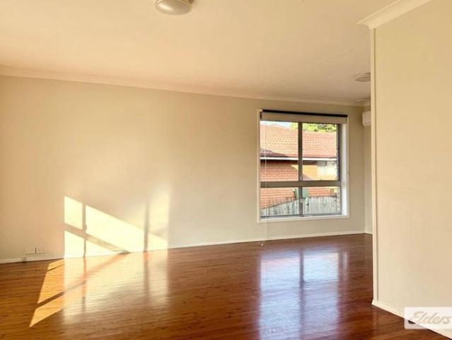 Matthew Pearce catchment! Family house with big backyard!