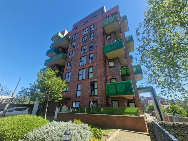 Matthews Close, Wembley Park 2 bed apartment to rent £2,250 pcm £519 pw