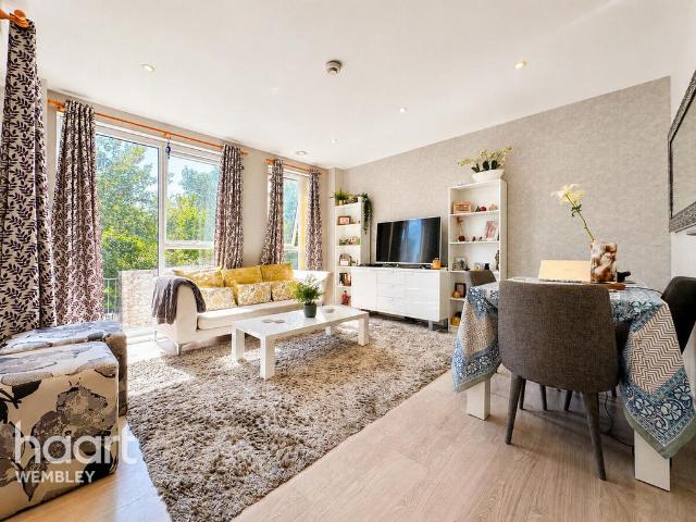 Matthews Close, Wembley 2 bed apartment to rent £2,500 pcm £577 pw