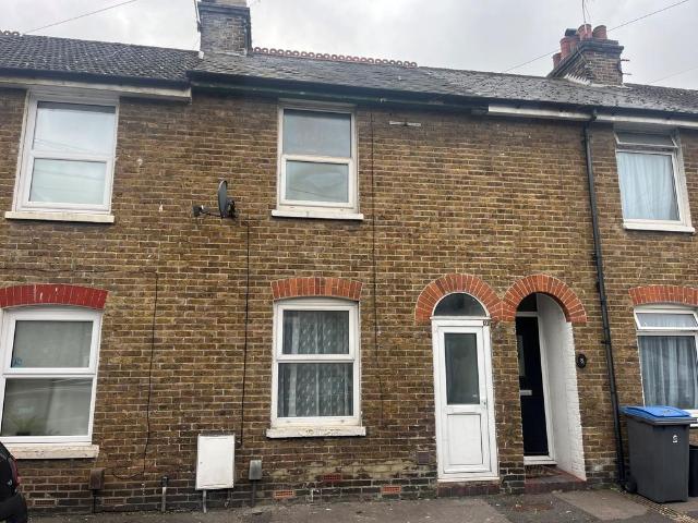 Matthews Place, Dover 2 bed terraced house to rent £925 pcm £213 pw