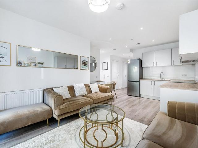 Matcham House, 21 Glenthorne Road. 2 bed apartment to rent £3,400 pcm £785 pw