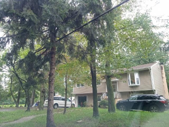 Matchaponix Ave