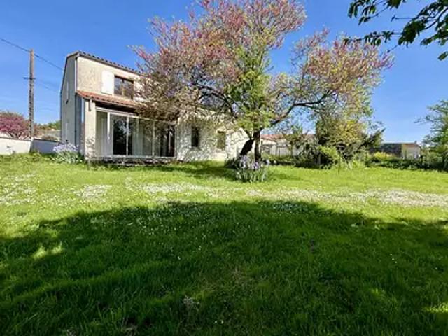 Matha 17160 Achat / Vente maison 6 pièces t6 parking