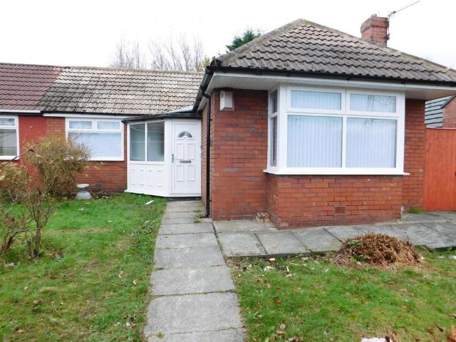 Mather Street, Failsworth, Manchester 2 bed semi detached bungalow to rent £1,200 pcm £277 pw