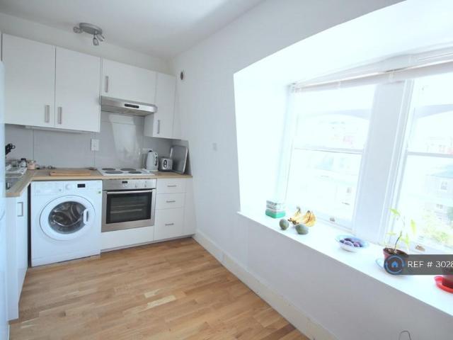 Matheson Road, London, W14 1 bed flat to rent £1,850 pcm £427 pw