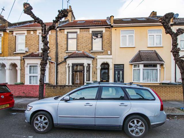Mathews Park Avenue, Stratford, London E15, 5 bed terraced house to rent, £3,500 pcm | PrimeLocation