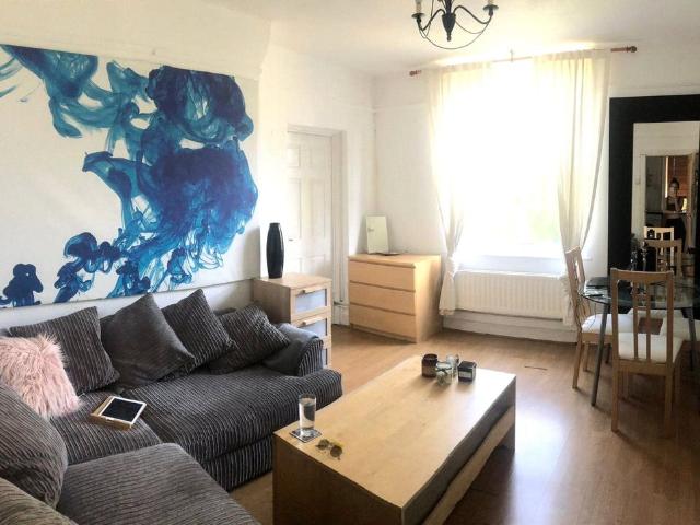 Matilda House, St Katherines Way, London E1W, Room to rent, £850 pcm | PrimeLocation