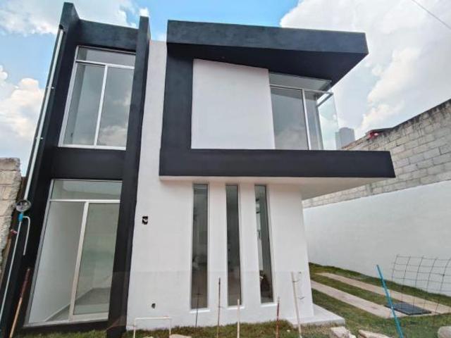 MATILDE. 500M2 DE LA CARRETERA.SALIDA A MEXICO. 3 REC. 2 NIVELES. MODERNISTA. AMPLIA. LUJO. UNICA
