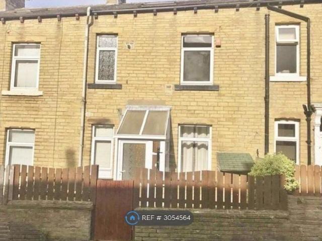 Matlock Street, Halifax HX3, 2 bed terraced house to rent, £700 pcm | PrimeLocation