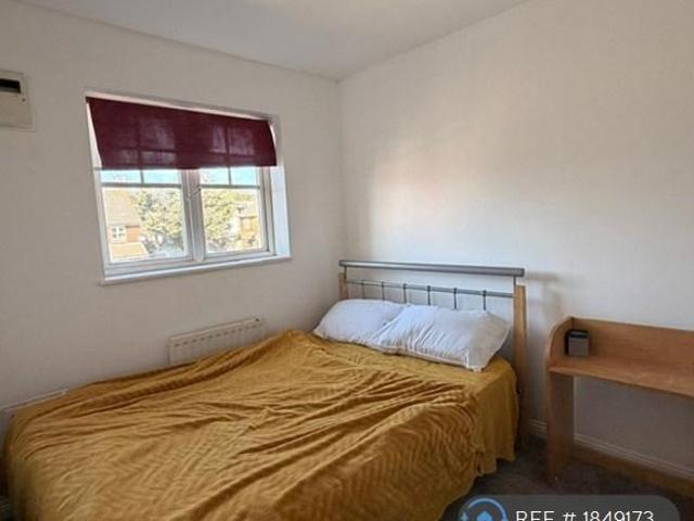 Mauveine Gardens, Hounslow, TW3 1 bed in a house share to rent £999 pcm £231 pw