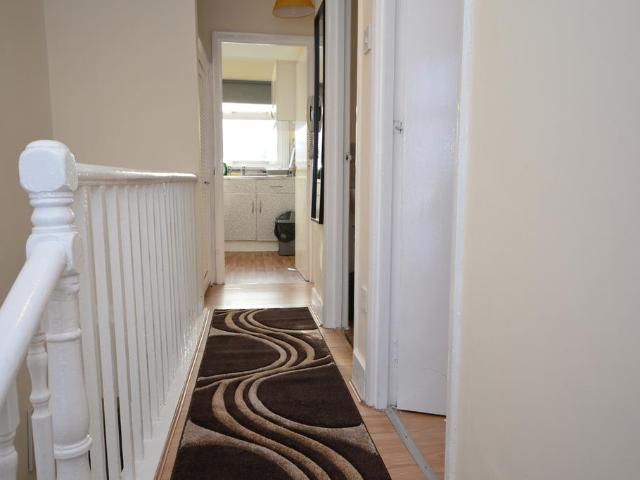 Maud Road, London E13 1 bed flat to rent £1,400 pcm £323 pw