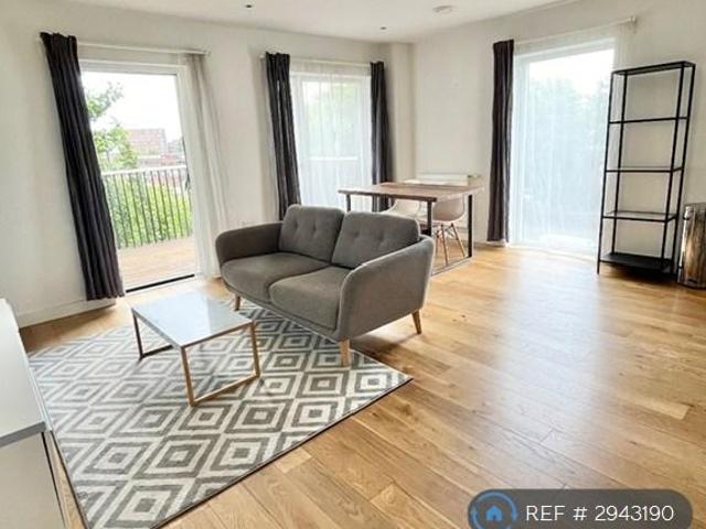 Maud St, London, E16 2 bed flat to rent £2,325 pcm £537 pw