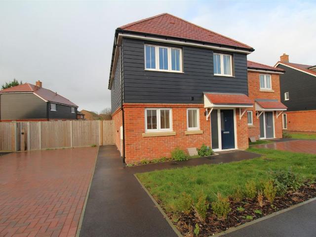 Maude Close, New Romney TN28, 3 bed property to rent, £1,675 pcm | PrimeLocation