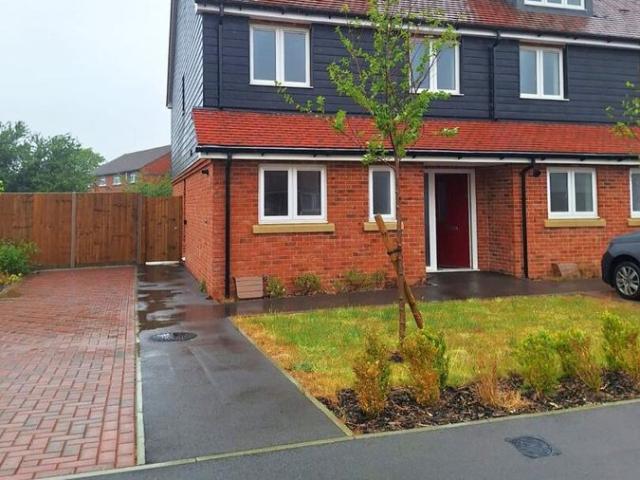 Maude Close, New Romney TN28, 3 bed property to rent, £1,700 pcm | PrimeLocation