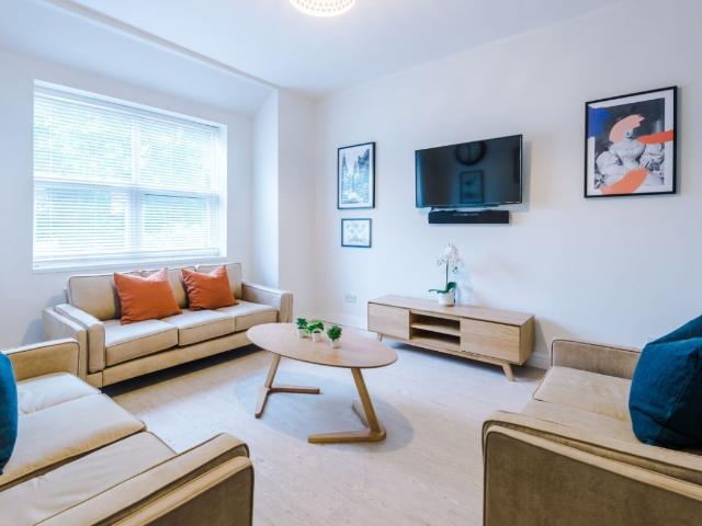 Mauldeth Road, Manchester M14, 9 bed terraced house to rent, £715 pppm | PrimeLocation