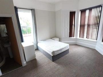 Mauldeth Road Gatley, Manchester M20 11 bed house to rent £7,388 pcm £1,705 pw