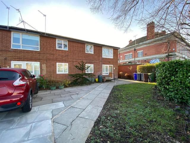 Mauldeth Road West, Chorlton Cum Hardy, Manchester M21, 1 bed flat to rent, £1,050 pcm | PrimeLocation