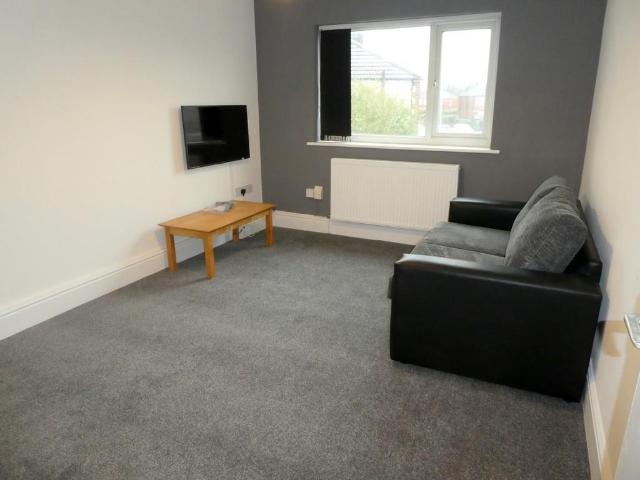 Mauldeth Road West, Withington. 1 bed flat to rent £875 pcm £202 pw