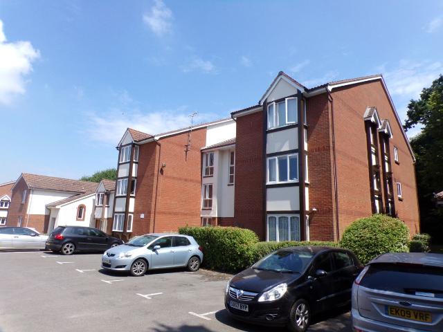 Maunsell Park, Crawley RH10, 1 bed flat to rent, £1,200 pcm | PrimeLocation