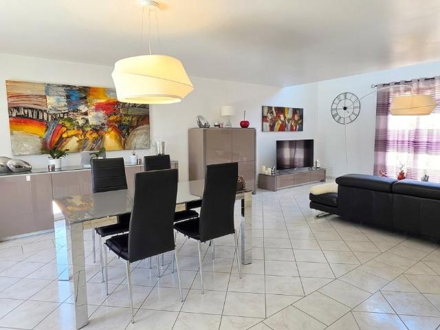 MAUREPAS VILLAGE Maison individuelle 7 pièce s 175 m2