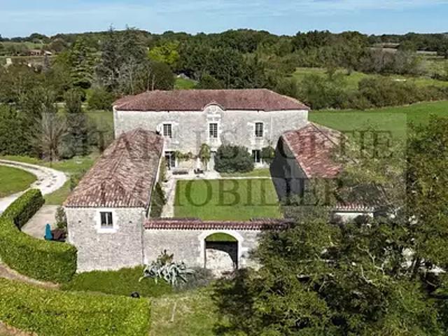 Mauroux 46700 Achat / Vente maison 21 pièces t21 piscine