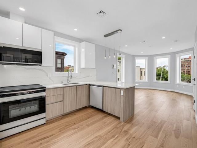 Maverick St, Boston, Condo For Sale