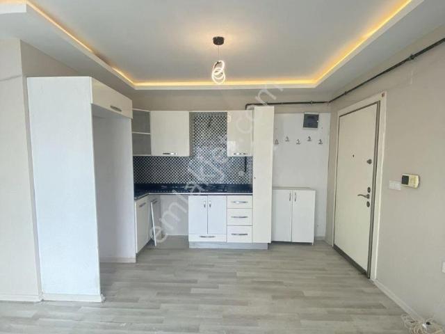 Mavi Blv Groseri Civ 2+1 Acık Mutfak 8 Yaş Tellidere Mh Satılık Daire