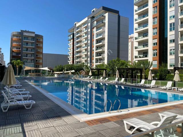 Mavişehir Modern 1 Sitesinde Deniz Manzaralı Kiralık 1+1 Daire