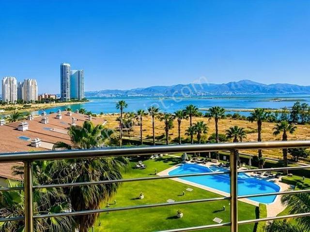 Mavişehir Maviada Sitesi'nde 5+1 Kiralık Lüks Dubleks Daire