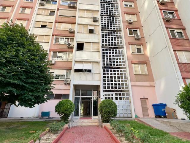 Mavişehir Selçuk Blokları'nda Tadilatlı Kiralık Köşe 4+1 Daire