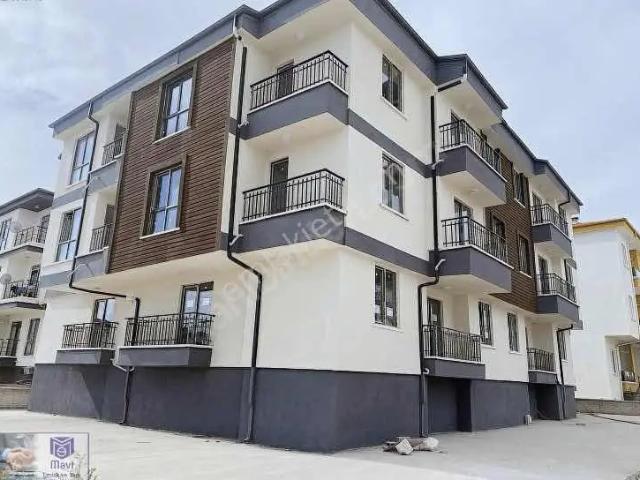 Mavi Emlaktan Aratol İstiklal Mahallesinde Satılık Lüx 1+1 Daire