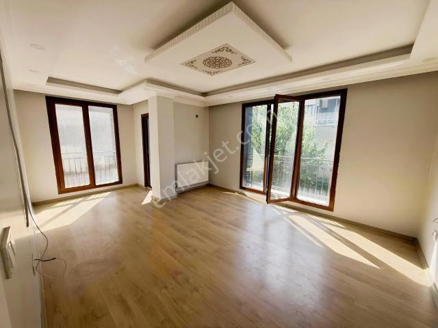 Mavigöl Mah Site İçerisinde 2+1 2.kat 90 M2 Güvenlikli Otoparklı