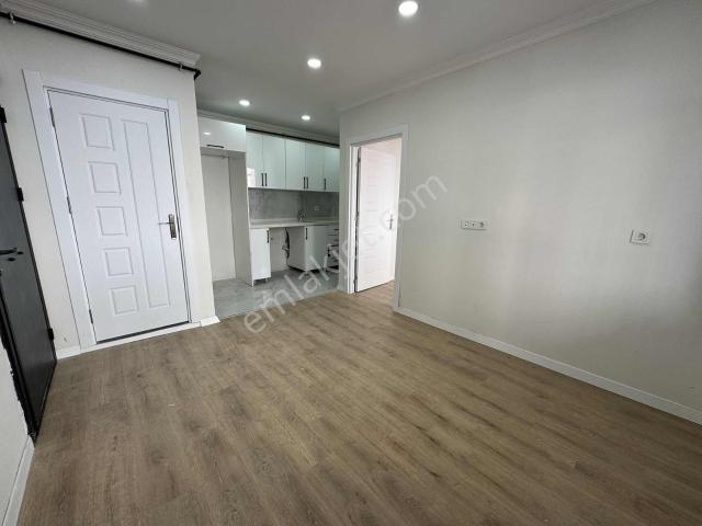 Mavigöl Mh Satılık 1+1 Yüksek Giriş Daire