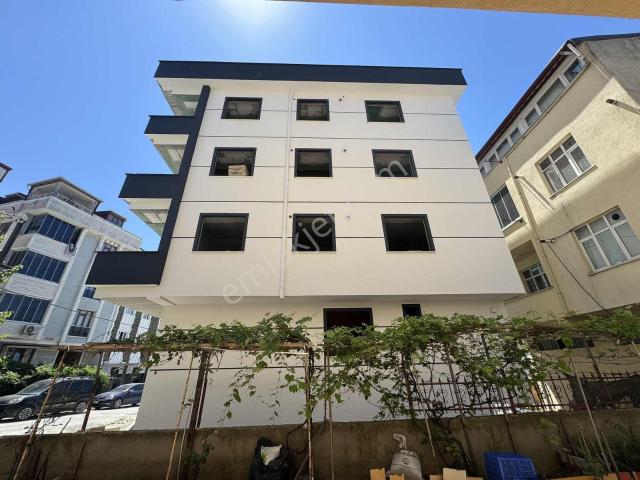 Mavigöl Mh Satılık Tek Daire Üzerine 3+1 Arakat Daire