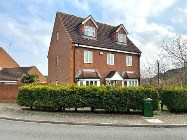 Mavoncliff Drive, Tattenhoe MK4 5 bed detached house to rent £2,550 pcm £588 pw