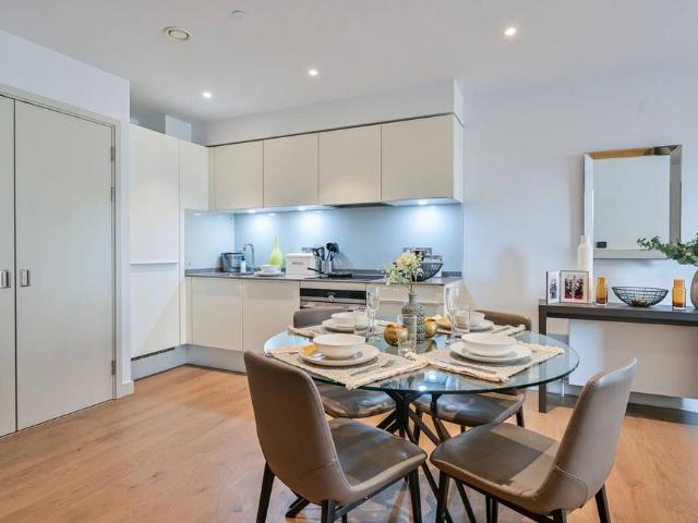 Mawes House, Ash Avenue, London, SE17 1GJ, United Kingdom | 1 bed apartment for rent #140400111 | Rentberry