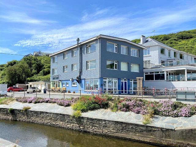 Mawgan Porth, Newquay TR8, 2 bed flat to rent, £1,350 pcm | PrimeLocation
