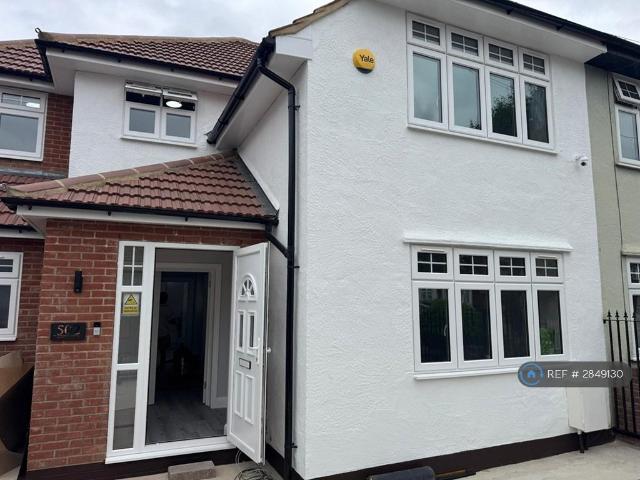 Mawney Road, Romford, RM7 4 bed semi detached house to rent £3,190 pcm £736 pw