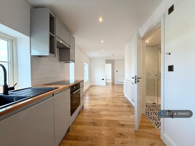 Mawsley, Kettering, NN14 1 bed flat to rent £1,000 pcm £231 pw
