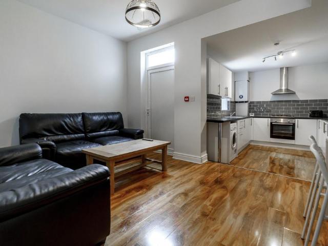 Maxton Road, Liverpool, L6 6BJ, United Kingdom | 6 bed townhouse for rent #51190297 | Rentberry