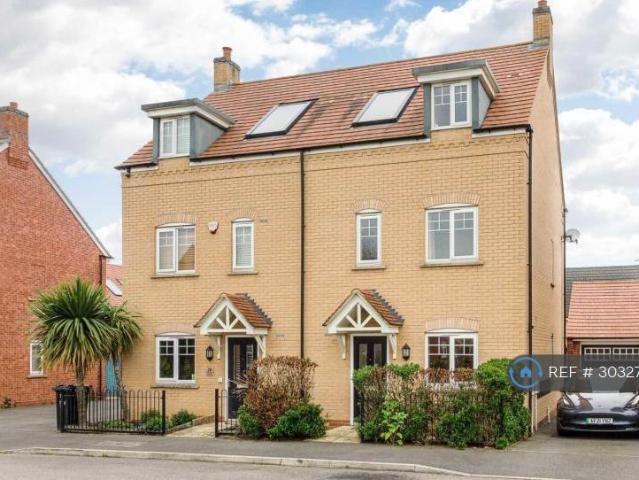 Maxwell Crescent, Northampton, NN5 4 bed semi detached house to rent £1,750 pcm £404 pw