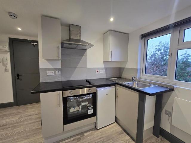 Maxwell Road, Ashford TW15, London