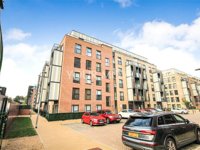 Maxwell Road, Romford RM7, 1 bed flat to rent, £1,400 pcm | PrimeLocation
