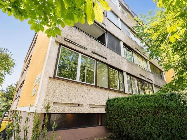 MAXGLAN | Modernisierte Wohnung mit verglaster Loggia