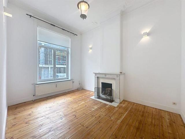 MAXIMUM 1 YEAR LEASE! CHATELAIN, 5 BEDROOM HOUSE WITH SOUTH